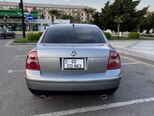Volkswagen Passat-8
