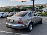 Volkswagen Passat-11