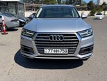 Audi Q7-1