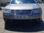 Volkswagen Passat-1