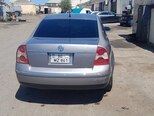 Volkswagen Passat-5