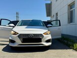 Hyundai Accent-12