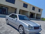 Mercedes E 240-4