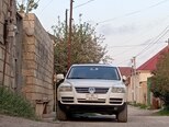 Volkswagen Touareg-1