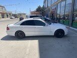 Mercedes E 220-6