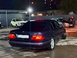 Mercedes E 240-2