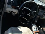 Mitsubishi Pajero-4