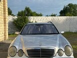 Mercedes E 270-1