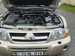 Mitsubishi Pajero-4