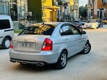 Hyundai Accent-4