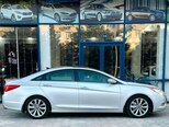 Hyundai Sonata-12