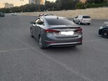 Hyundai Elantra-9