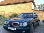Mercedes E 200-1