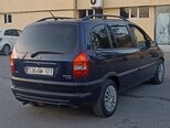 Opel Zafira-5