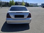 Mercedes E 270-2