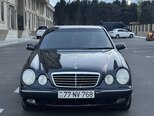 Mercedes E 220-1