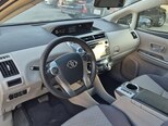 Toyota Prius V-10