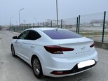 Hyundai Elantra-4