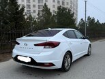 Hyundai Elantra-3