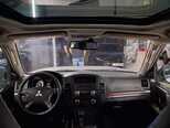 Mitsubishi Pajero-13