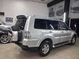 Mitsubishi Pajero-11