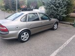 Opel Vectra-11