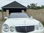 Mercedes E 280-1