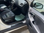 Volvo V40-11