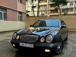 Mercedes E 270-1