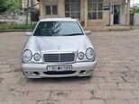 Mercedes E 240-1