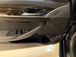 BMW 530e-12