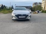 Hyundai Elantra-1
