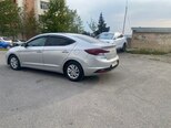 Hyundai Elantra-8