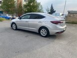 Hyundai Elantra-4
