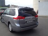 Toyota Sienna-4