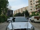 Mercedes E 270-1