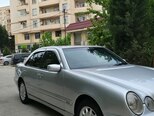 Mercedes E 270-2