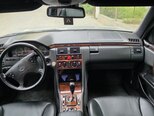 Mercedes E 270-9