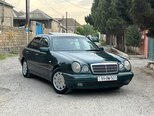 Mercedes E 240-2