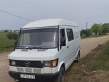 Mercedes 208 D-6