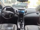 Hyundai Elantra-3
