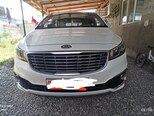 Kia Carnival-1