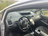Toyota Prius V-4