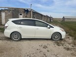 Toyota Prius V-2