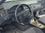 Mercedes E 240-4
