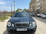 Mercedes E 270-1