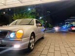 Mercedes E 270-3