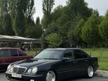 Mercedes E 220-2