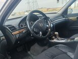 Mercedes E 270-8
