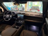 Land Rover Defender-10